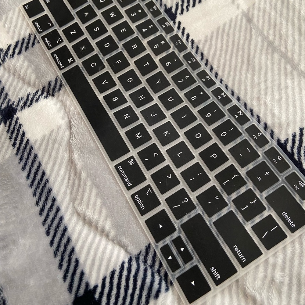 Mac Keyboard Cover - Picture 2 of 3